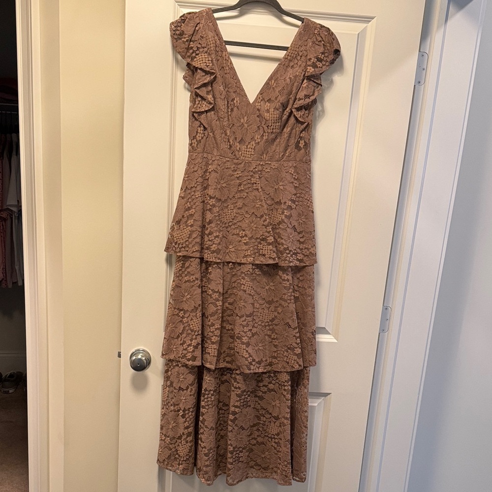 Soieblu Lace Tiered Dress in Taupe/Brown